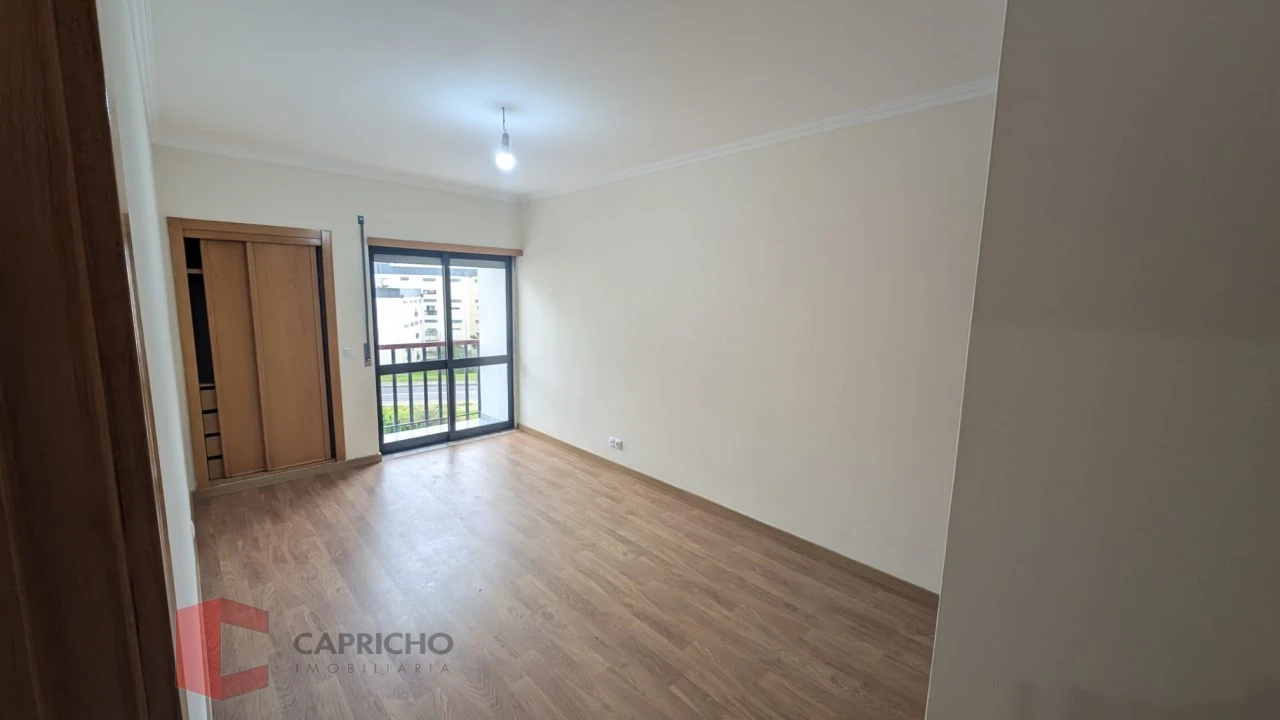 Apartamento T3 para Venda em Rio de Mouro Foto 23