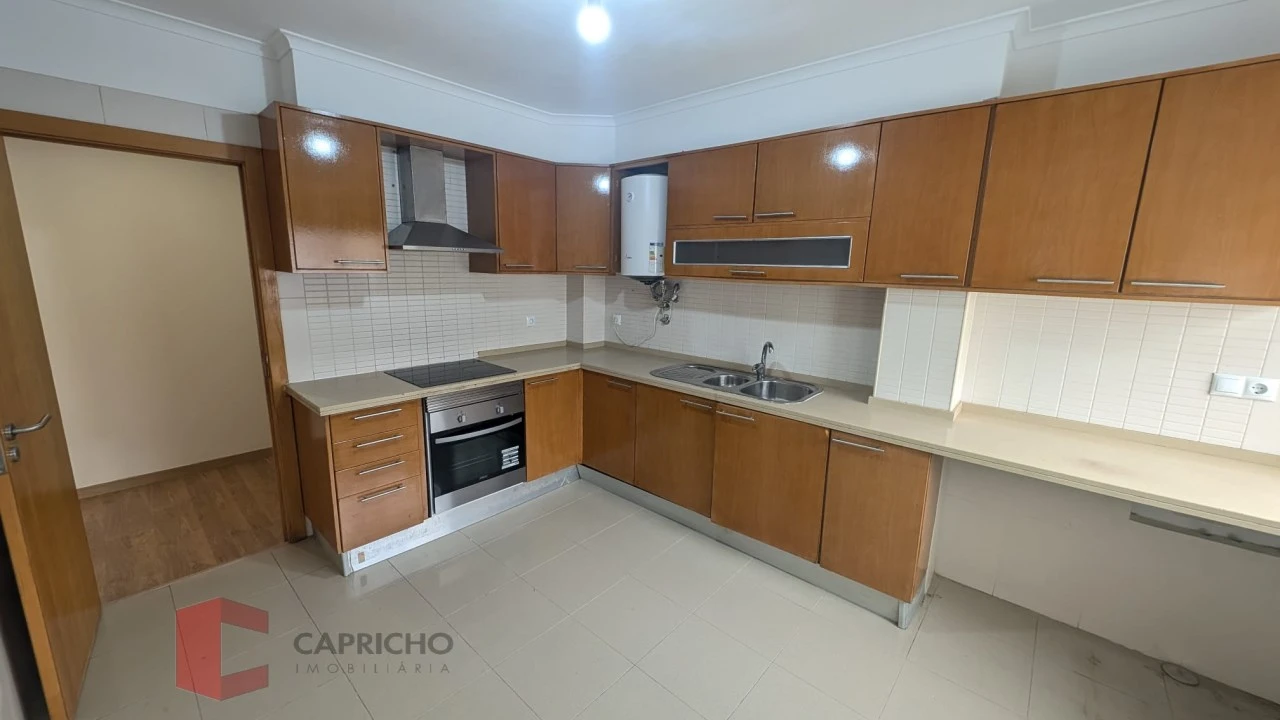 Apartamento T3 para Venda em Rio de Mouro Foto 25