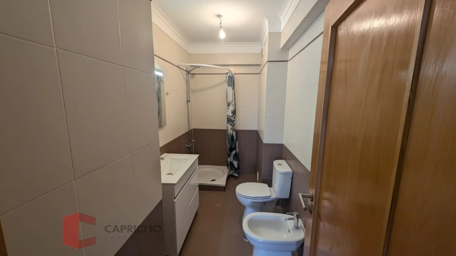 Apartamento T3 para Venda em Rio de Mouro Foto 11