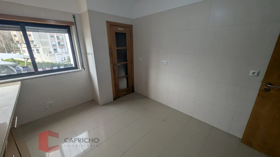 Apartamento T3 para Venda em Rio de Mouro Foto 13