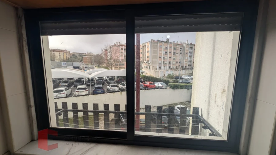 Apartamento T3 para Venda em Rio de Mouro Foto 17