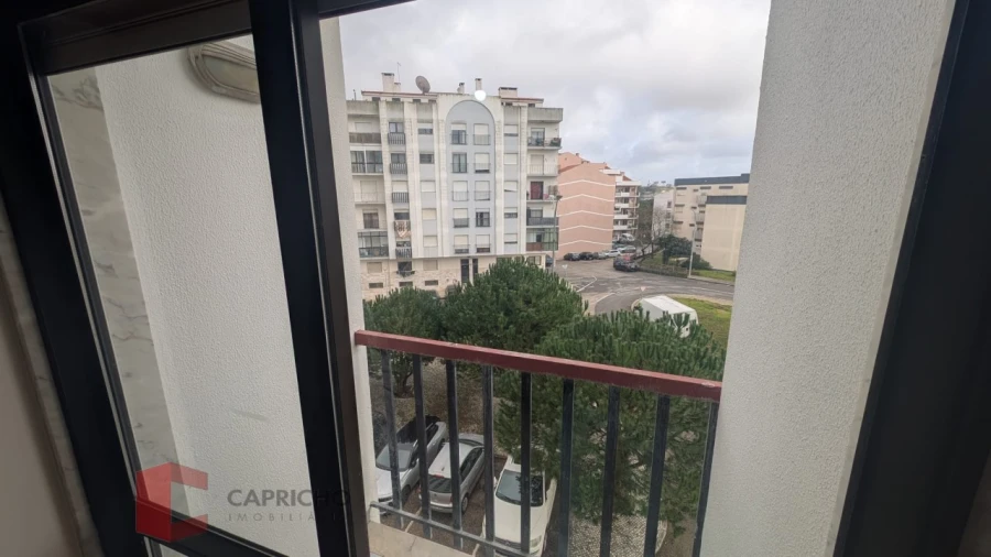 Apartamento T3 para Venda em Rio de Mouro Foto 24