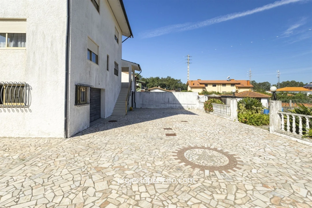 Moradia T4 para Venda em Nogueira da Regedoura Foto 5