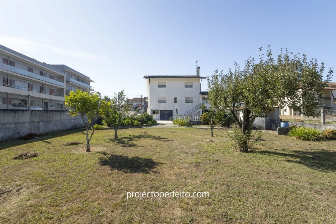 Moradia T4 para Venda em Nogueira da Regedoura Foto 4