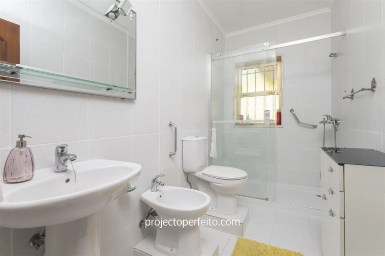 Moradia T4 para Venda em Nogueira da Regedoura Foto 14