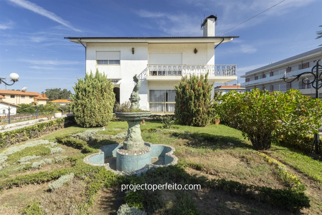 Moradia T4 para Venda em Nogueira da Regedoura Foto 1