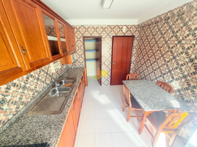 Apartamento T4 para Venda em Buarcos Foto 5