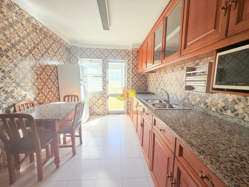 Apartamento T4 para Venda em Buarcos Foto 4