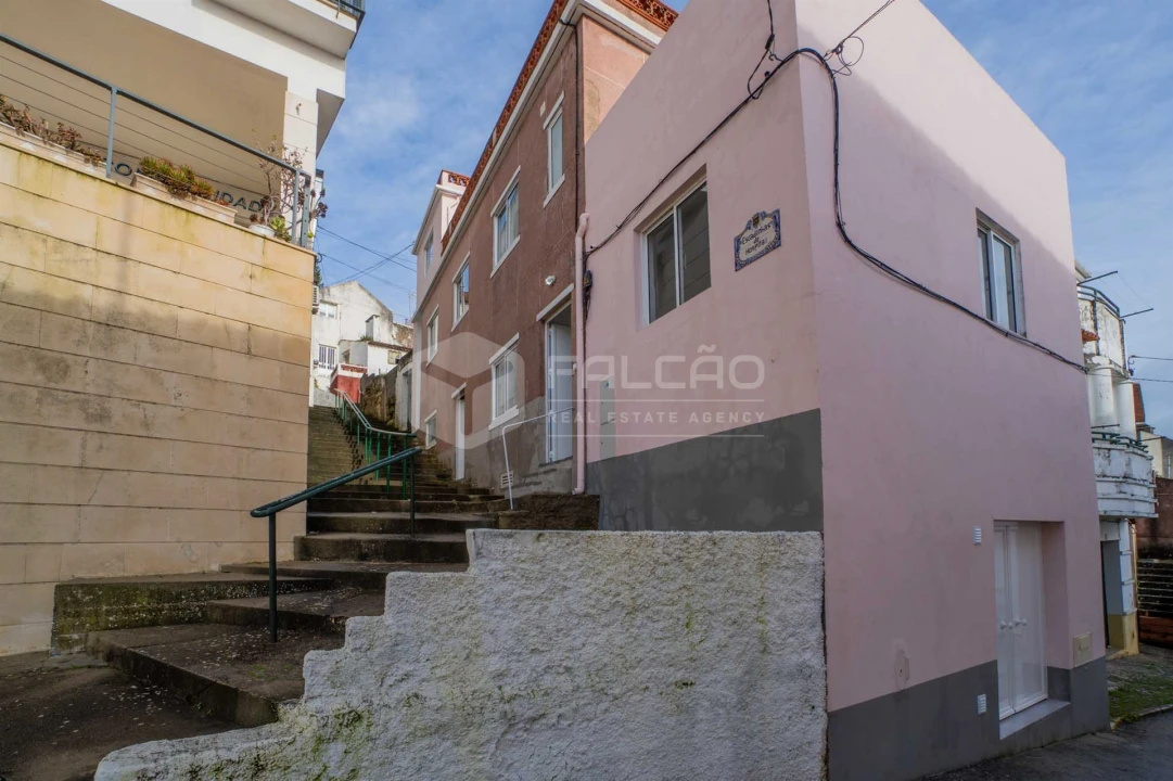 Moradia T3 para Arrendamento em Pernes Foto 42