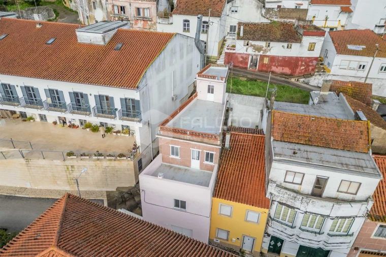 Moradia T3 para Arrendamento em Pernes Foto 3