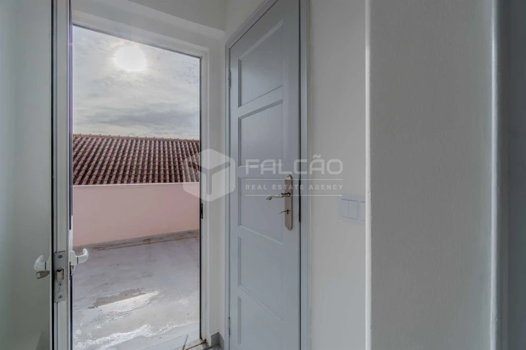 Moradia T3 para Arrendamento em Pernes Foto 30