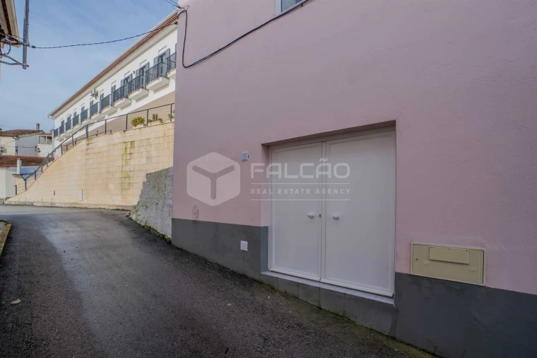 Moradia T3 para Arrendamento em Pernes Foto 39