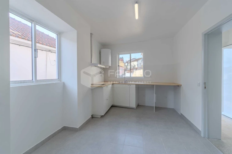 Moradia T3 para Arrendamento em Pernes Foto 6