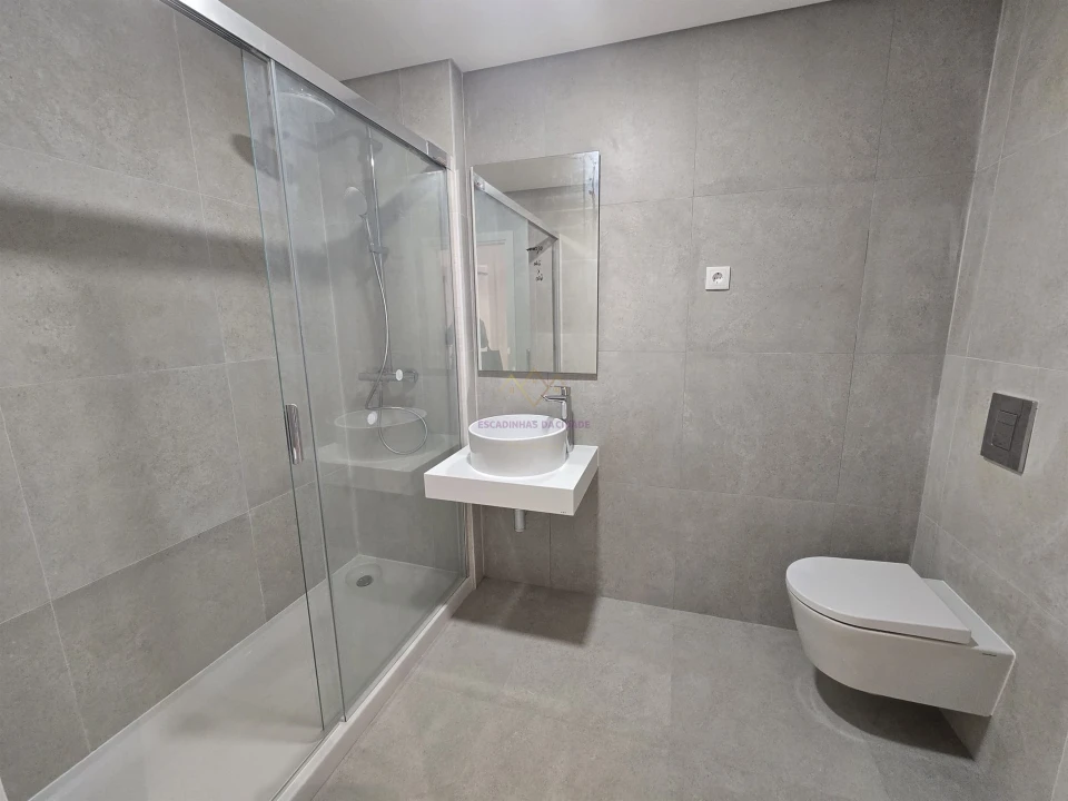 Apartamento T5 para Venda em Carnaxide e Queijas Foto 39