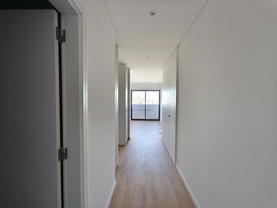 Apartamento T5 para Venda em Carnaxide e Queijas Foto 28