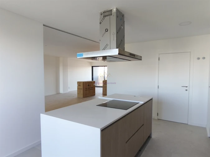 Apartamento T5 para Venda em Carnaxide e Queijas Foto 9