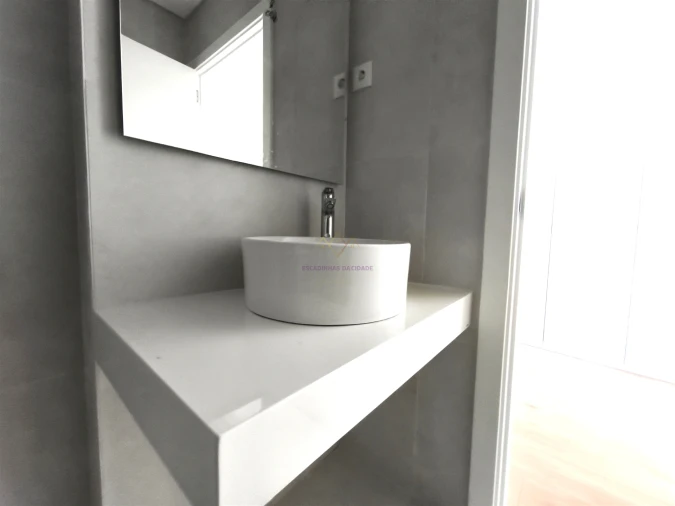 Apartamento T5 para Venda em Carnaxide e Queijas Foto 18