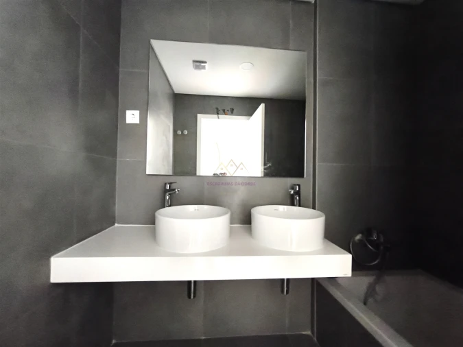 Apartamento T5 para Venda em Carnaxide e Queijas Foto 20