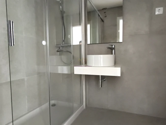 Apartamento T5 para Venda em Carnaxide e Queijas Foto 19