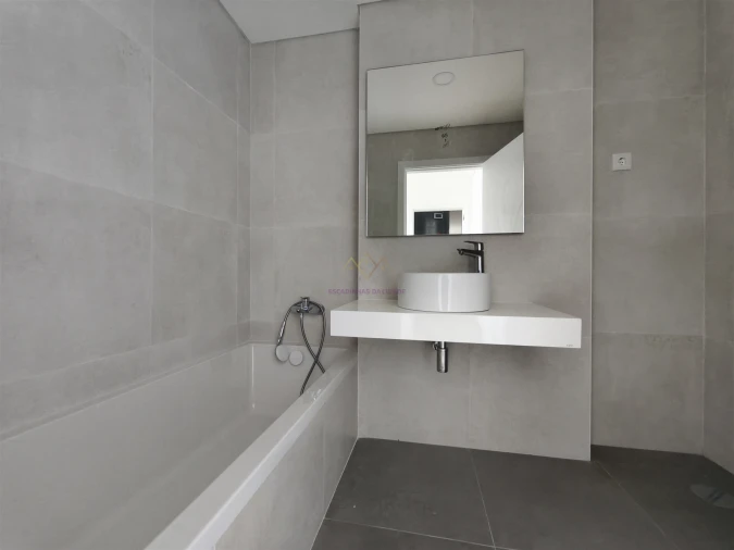 Apartamento T5 para Venda em Carnaxide e Queijas Foto 30