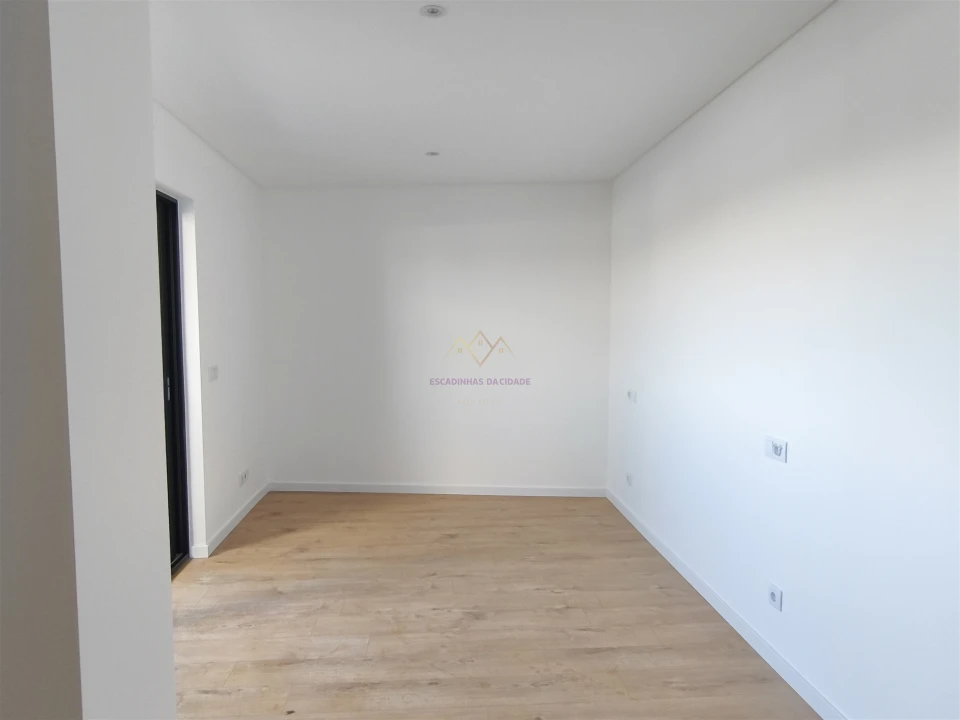 Apartamento T5 para Venda em Carnaxide e Queijas Foto 27