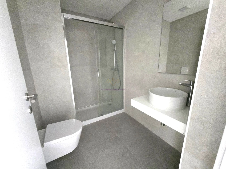 Apartamento T2 para Venda em Carnaxide e Queijas Foto 16