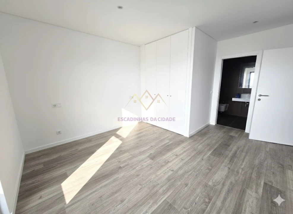 Apartamento T2 para Venda em Carnaxide e Queijas Foto 18