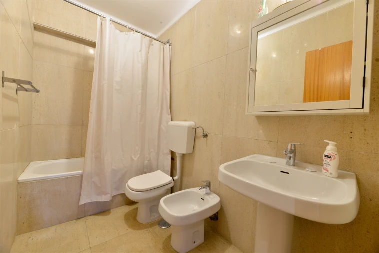 Apartamento T2 para Arrendamento em Alcabideche Foto 9