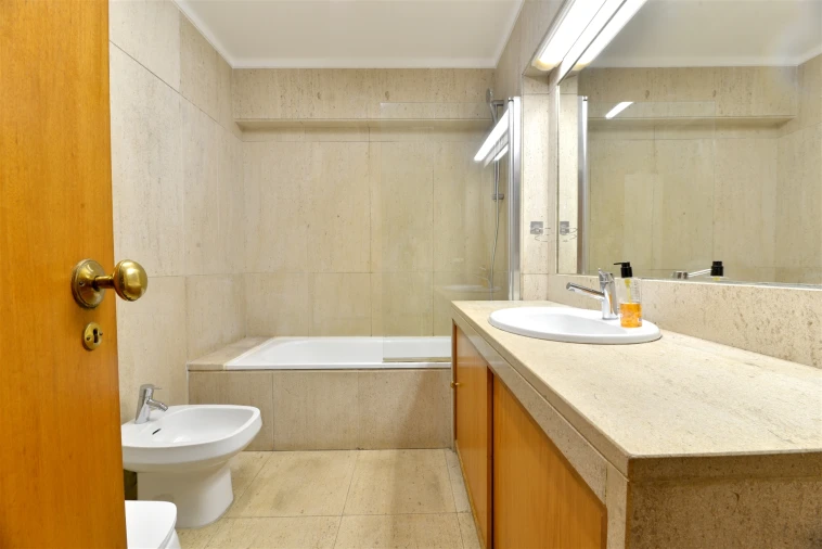 Apartamento T2 para Arrendamento em Alcabideche Foto 8