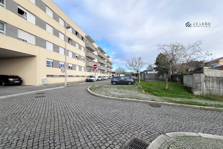 Apartamento T2 para Venda em Moreira Foto 19