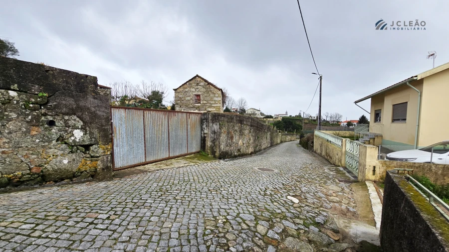 Moradia T10 para Venda em Guilhabreu