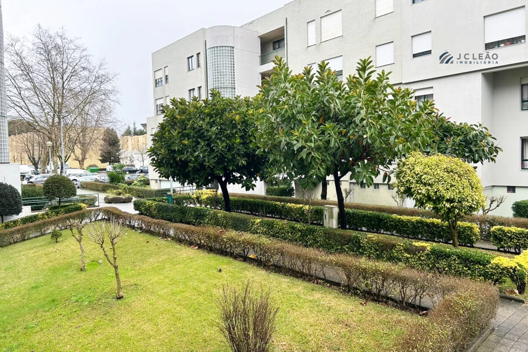 Apartamento T2 para Arrendamento em São Mamede de Infesta e Senhora da Hora Foto 17