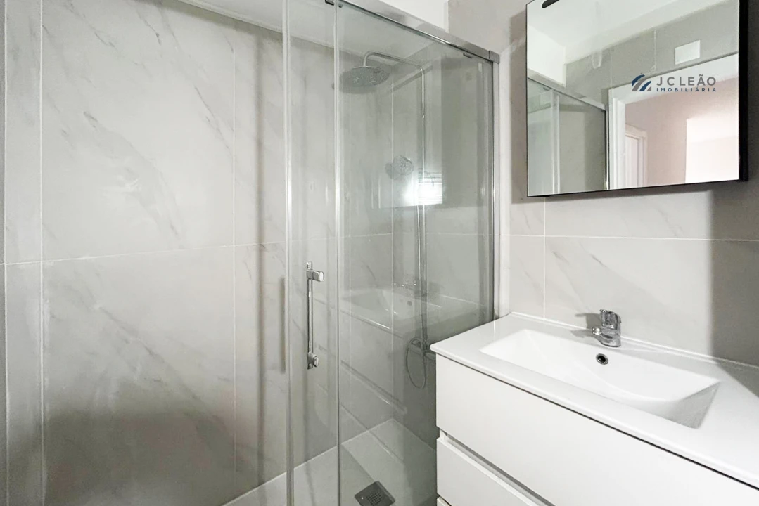 Apartamento T2 para Arrendamento em São Mamede de Infesta e Senhora da Hora Foto 11