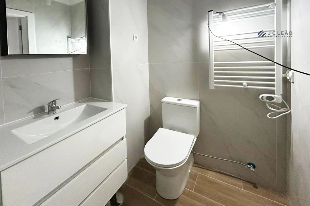 Apartamento T2 para Arrendamento em São Mamede de Infesta e Senhora da Hora Foto 12