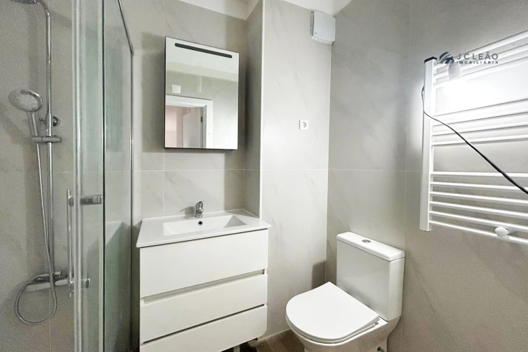 Apartamento T2 para Arrendamento em São Mamede de Infesta e Senhora da Hora Foto 7