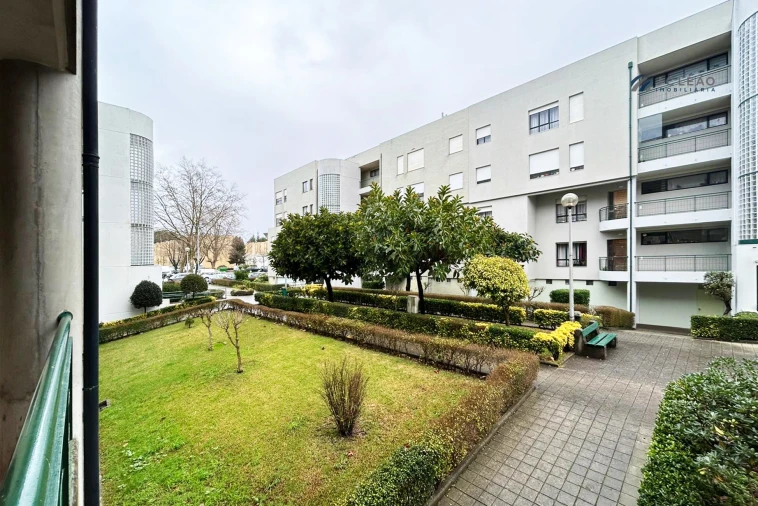 Apartamento T2 para Arrendamento em São Mamede de Infesta e Senhora da Hora Foto 16