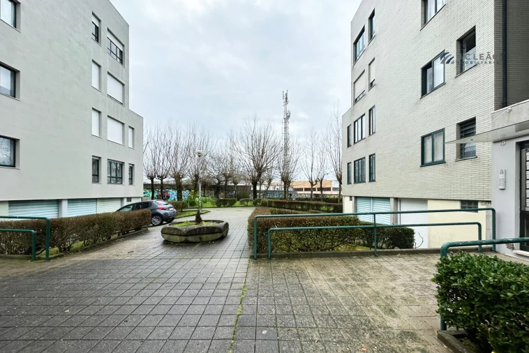 Apartamento T2 para Arrendamento em São Mamede de Infesta e Senhora da Hora Foto 15