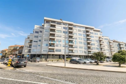 Apartamento T2 para Venda em Aldoar, Foz do Douro e Nevogilde