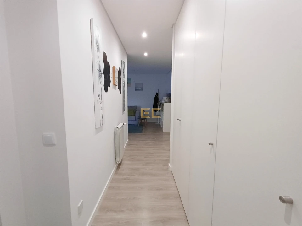 Apartamento T1 para Venda em Tavarede Foto 2