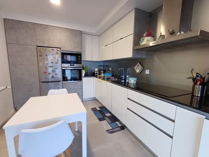 Apartamento T1 para Venda em Tavarede Foto 8