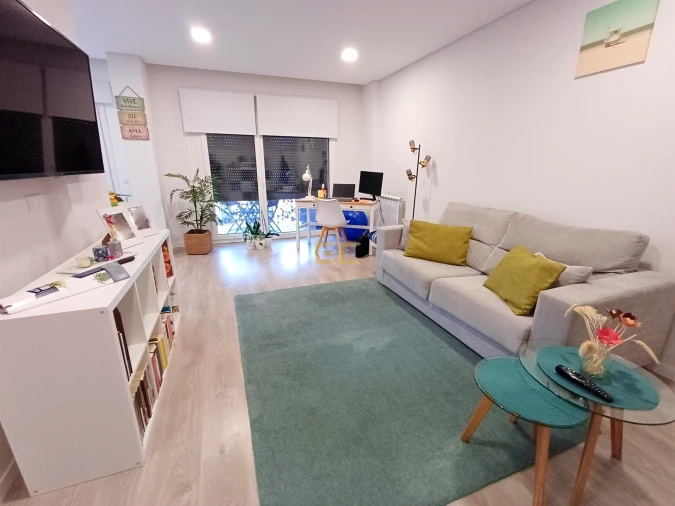 Apartamento T1 para Venda em Tavarede Foto 4