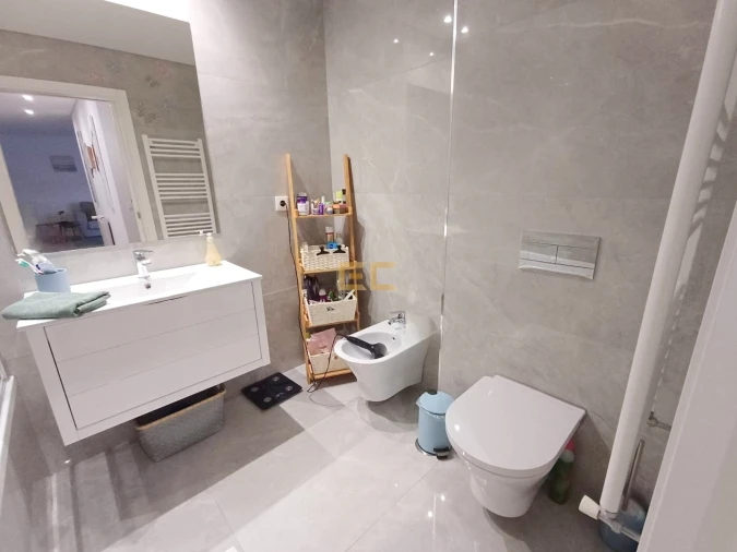 Apartamento T1 para Venda em Tavarede Foto 17