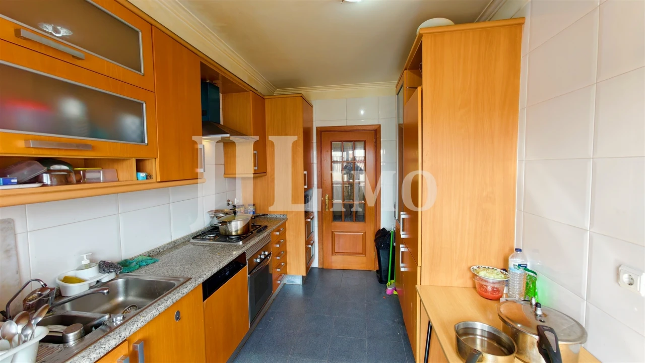 Apartamento T3 para Venda em Ramada e Caneças Foto 28