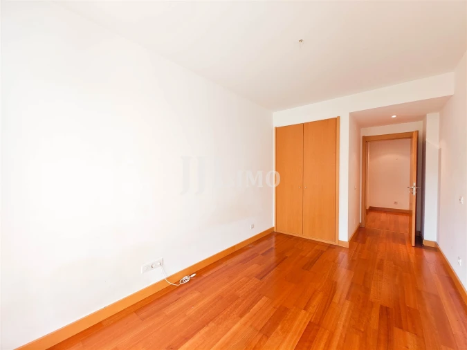 Apartamento T3 para Arrendamento em São Domingos de Benfica Foto 15