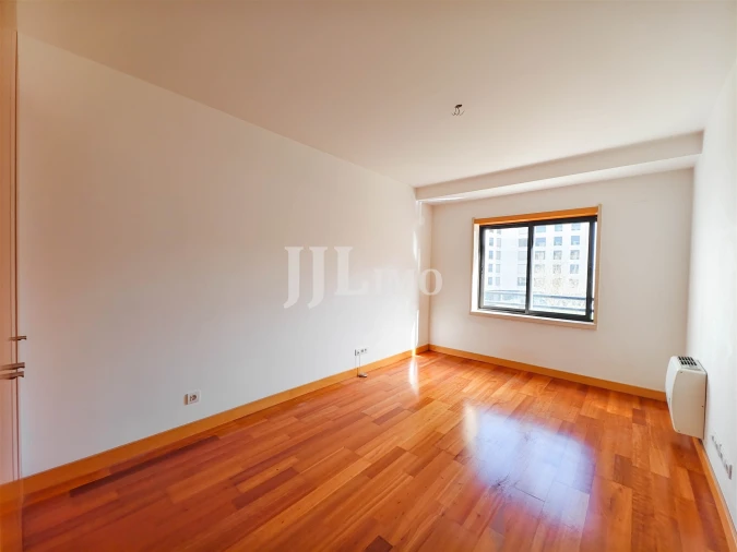 Apartamento T3 para Arrendamento em São Domingos de Benfica Foto 19