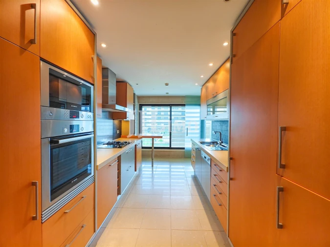 Apartamento T3 para Arrendamento em São Domingos de Benfica Foto 5