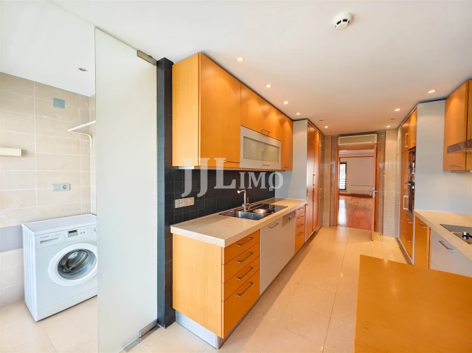 Apartamento T3 para Arrendamento em São Domingos de Benfica Foto 7