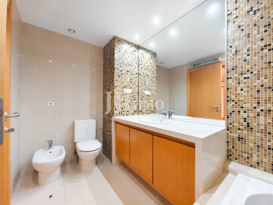 Apartamento T3 para Arrendamento em São Domingos de Benfica Foto 17