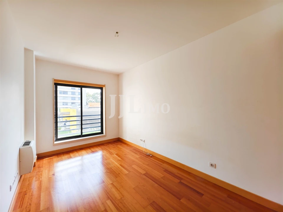 Apartamento T3 para Arrendamento em São Domingos de Benfica Foto 14