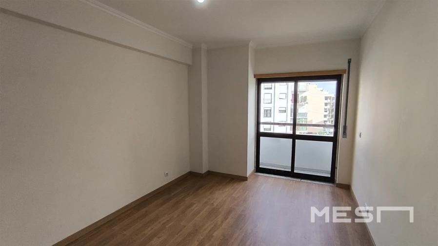 Apartamento T3 para Venda em Algueirão-Mem Martins Foto 14
